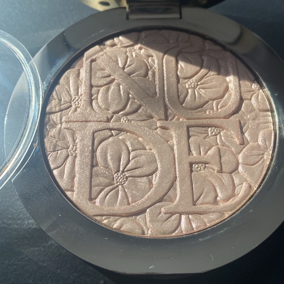 Diorskin Illuminating Powder - Picture 3 of 6